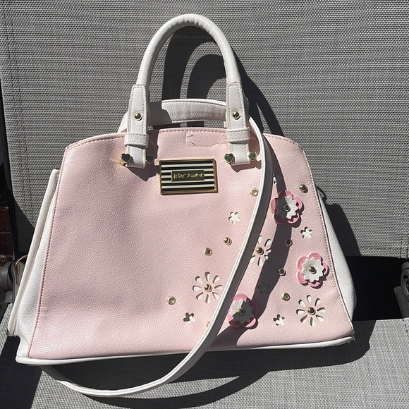 Betsey Johnson Handbags - Unique Betsey Johnson Baby Pink Flower Purse